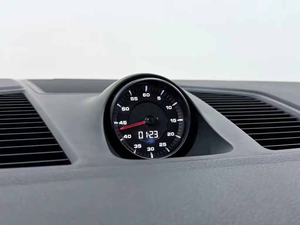 Porsche Cayenne — миниатюра 22
