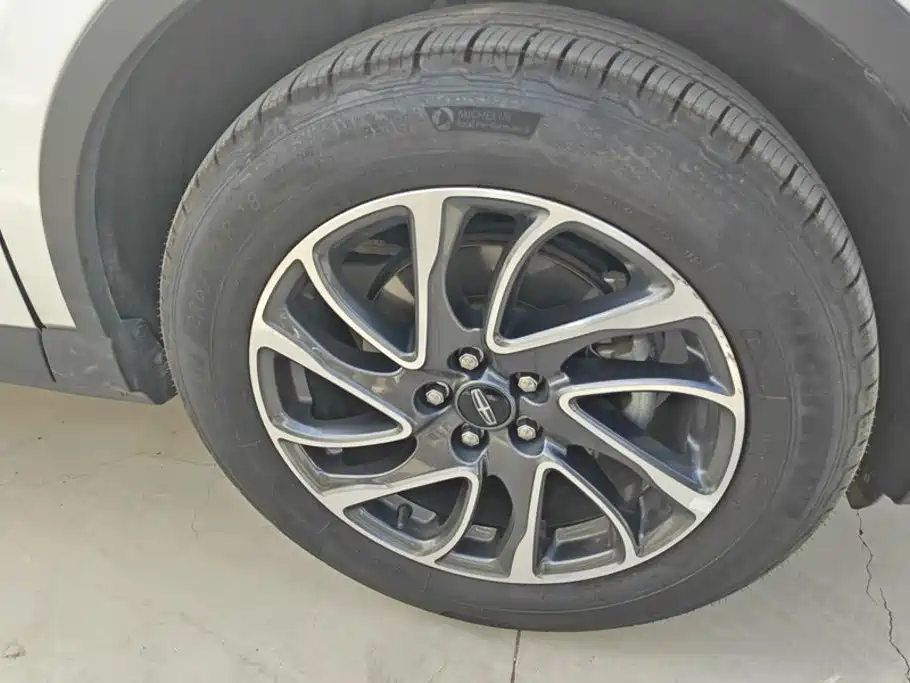 Lincoln Corsair — миниатюра 6