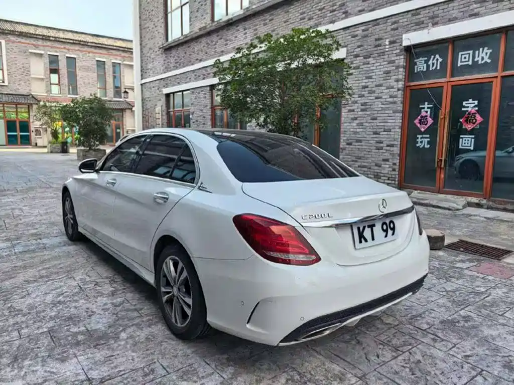 Mercedes-Benz C-Class — миниатюра 4