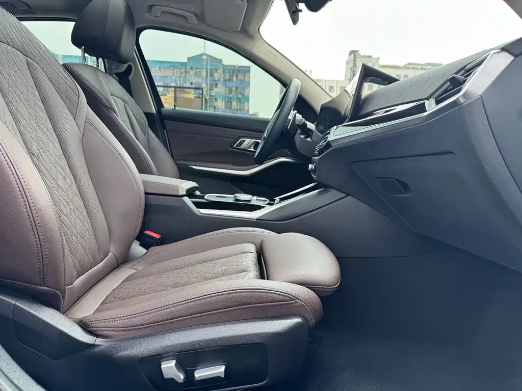 BMW 3 Series — миниатюра 12