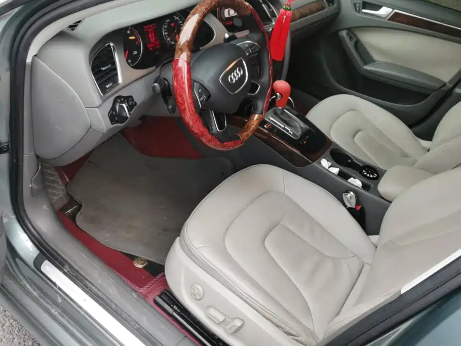 Audi A4L 2011 2.0 TFSI