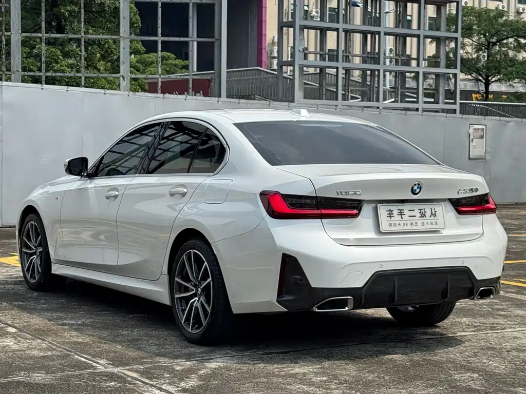BMW 3 Series — миниатюра 11