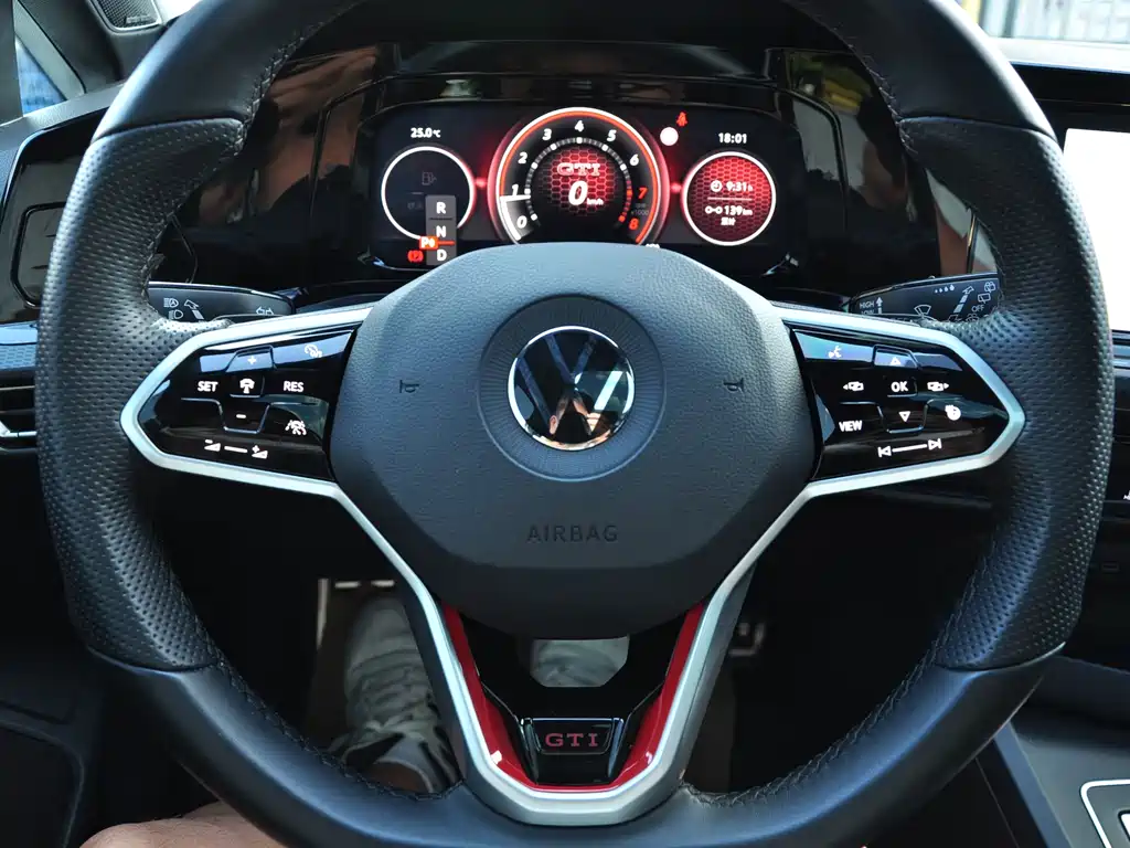 Volkswagen Golf GTI — миниатюра 15