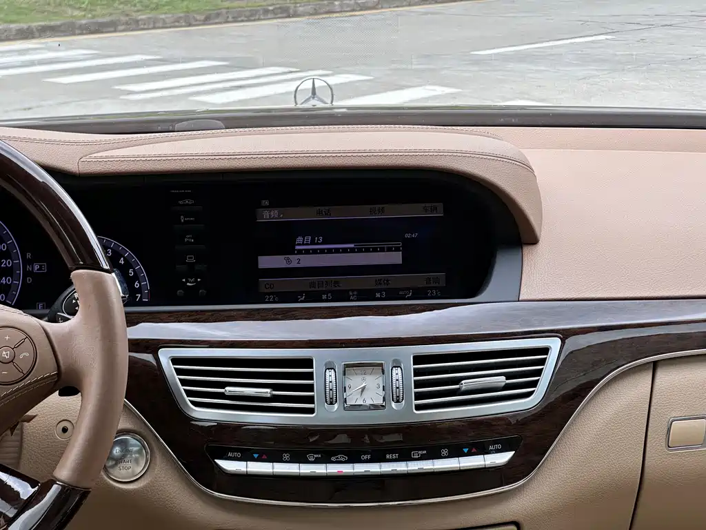 Mercedes-Benz S-Class — миниатюра 16