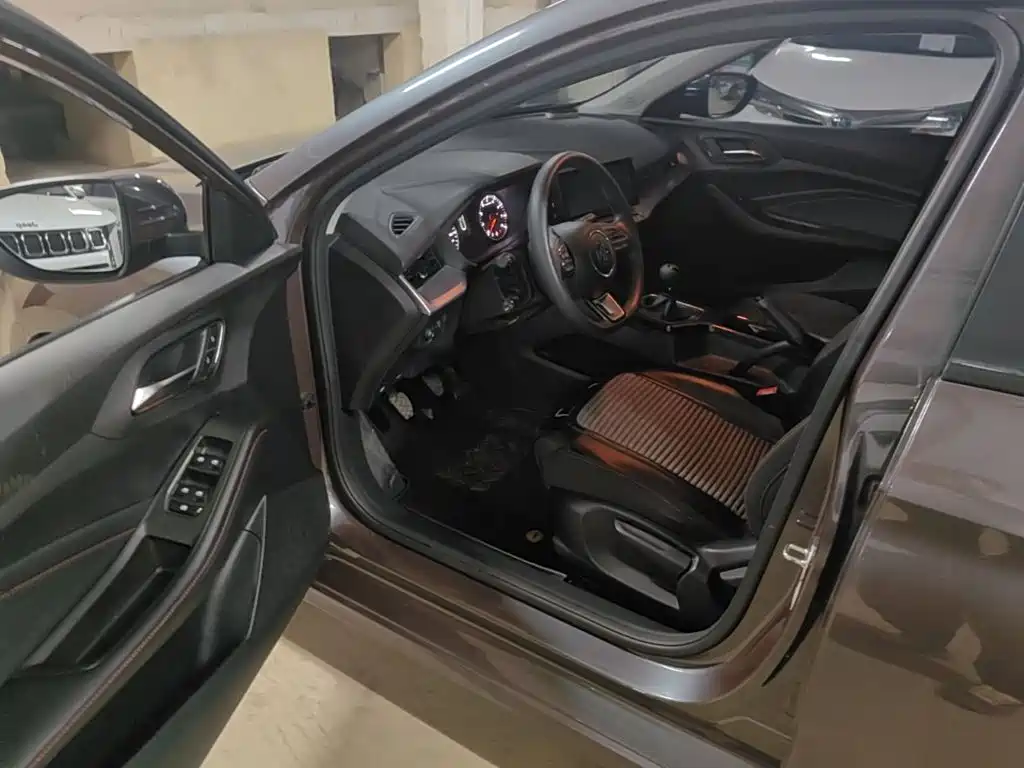 MG MG5 — миниатюра 12