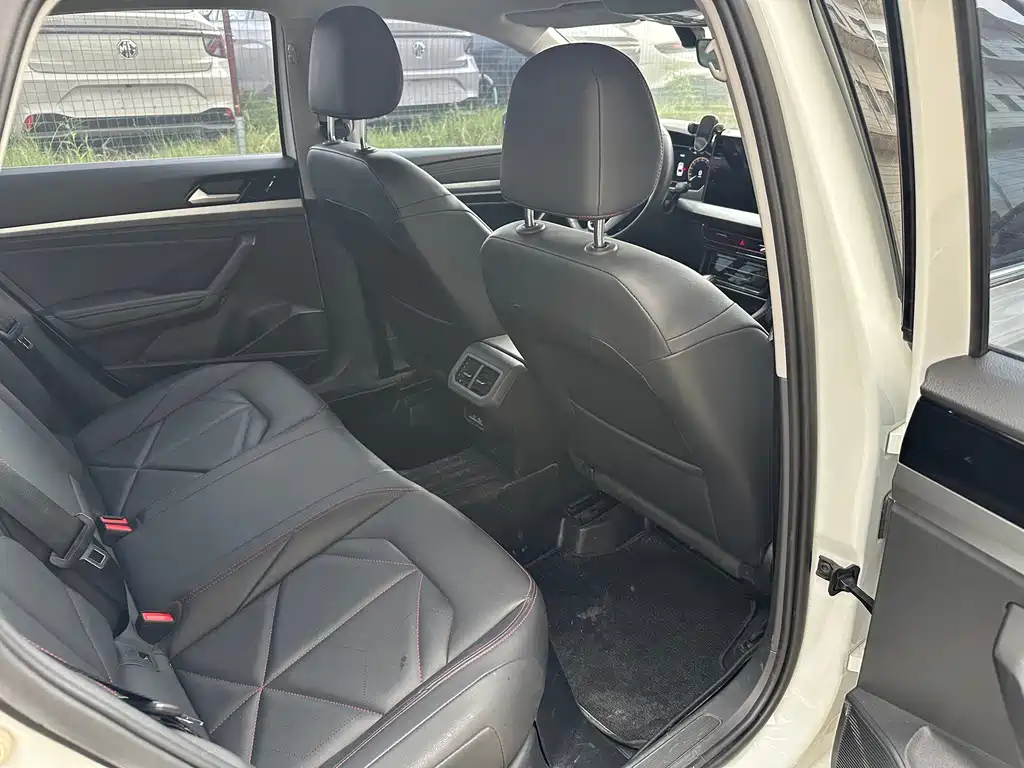 Volkswagen Lavida — миниатюра 13