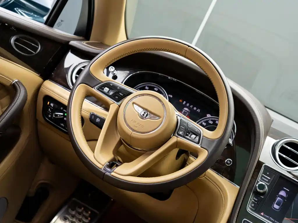 Bentley Bentayga — миниатюра 16