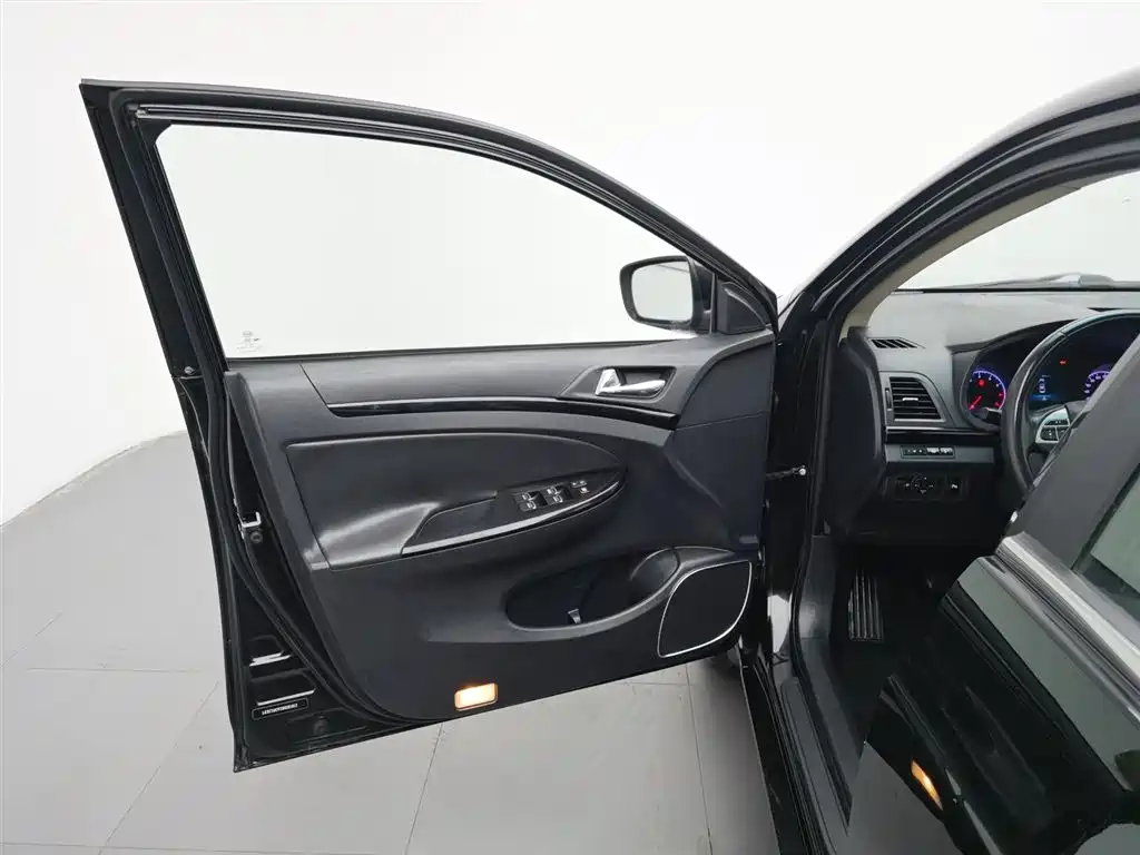 BYD Surui 2014 1.5L MT Luxury