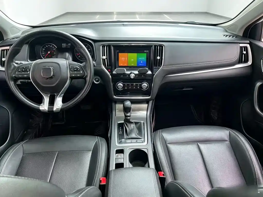 Roewe i6 Classic — миниатюра 4
