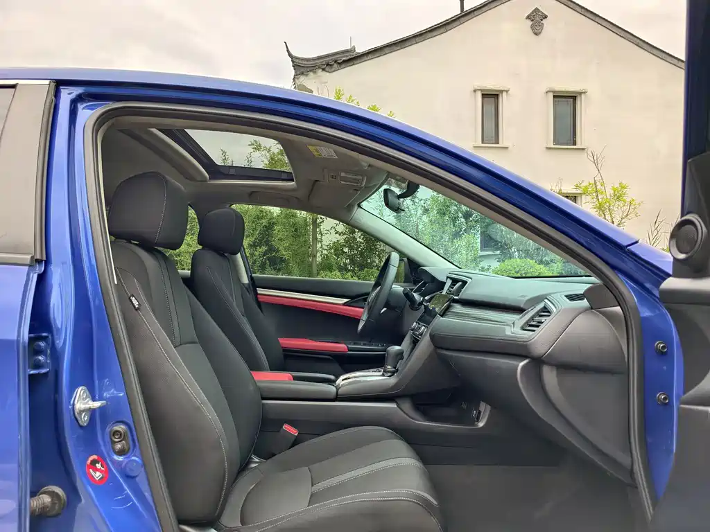Honda Civic — миниатюра 10