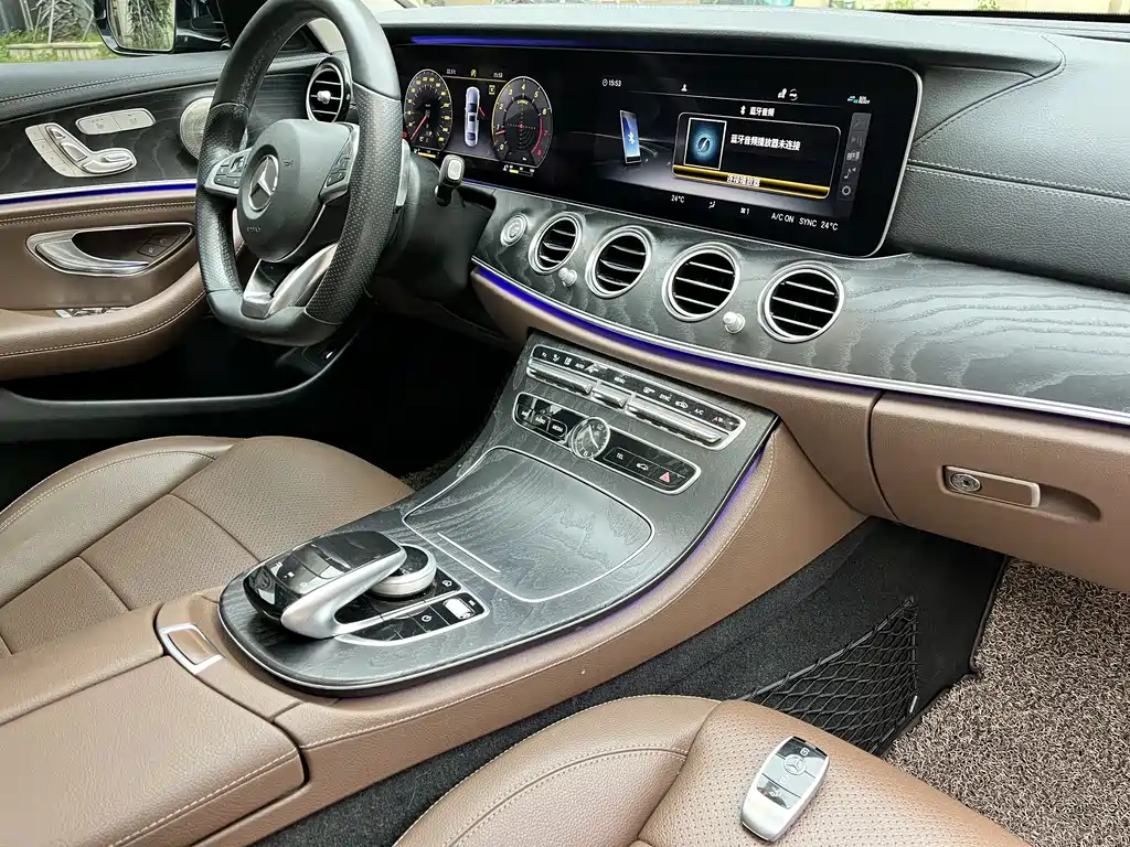 MERCEDES-BENZ E CLASS