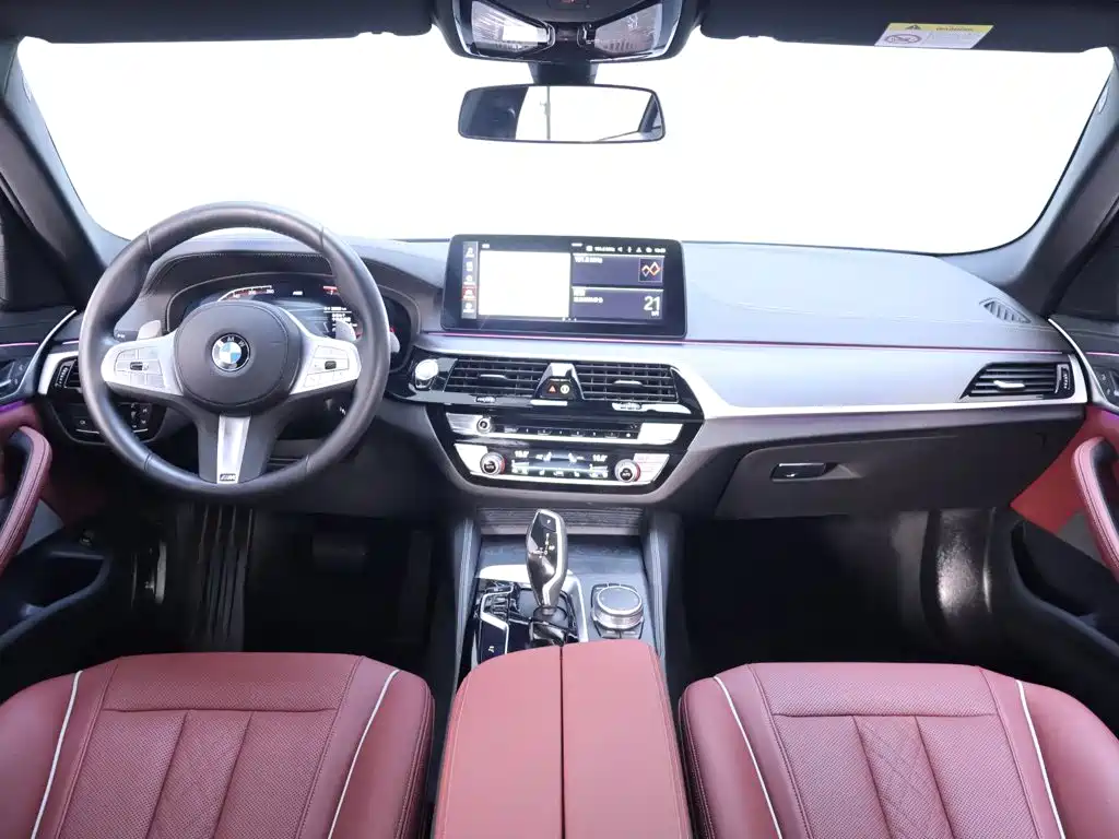 BMW 5 Series — миниатюра 13