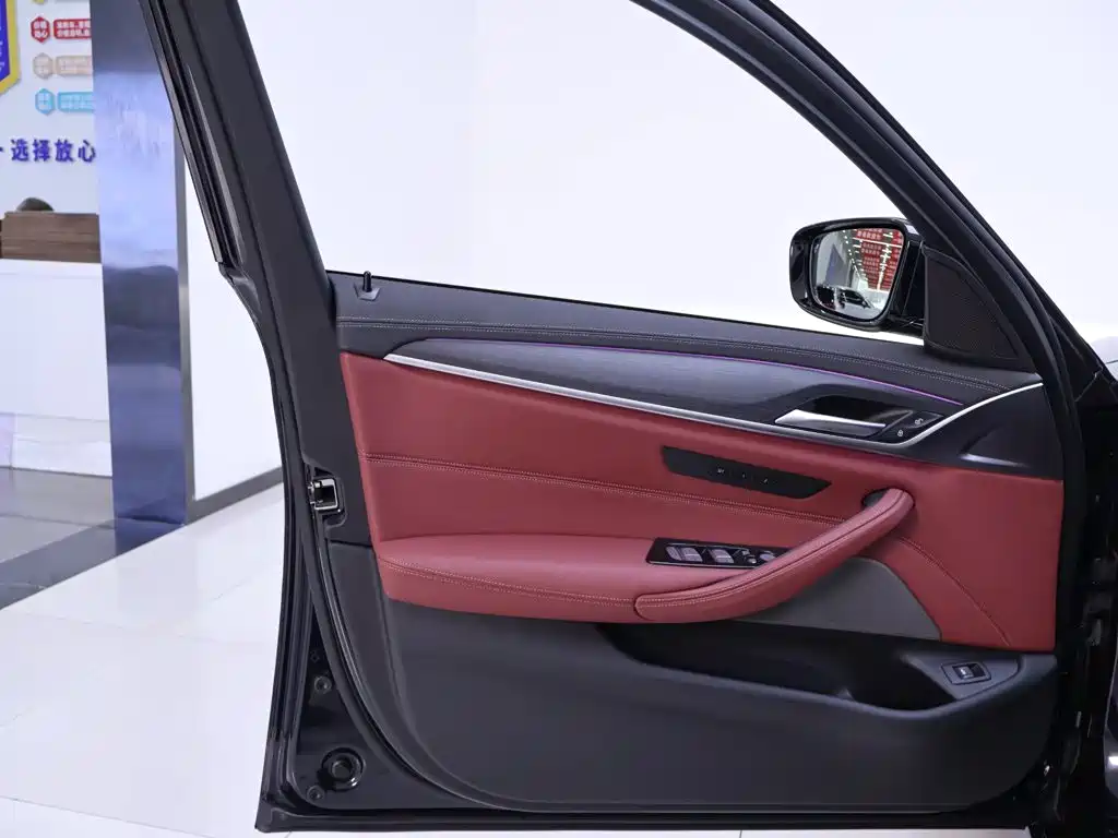 BMW 5 Series — миниатюра 18