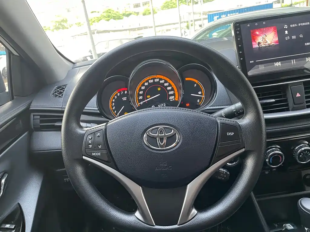 Toyota Yaris L — миниатюра 30