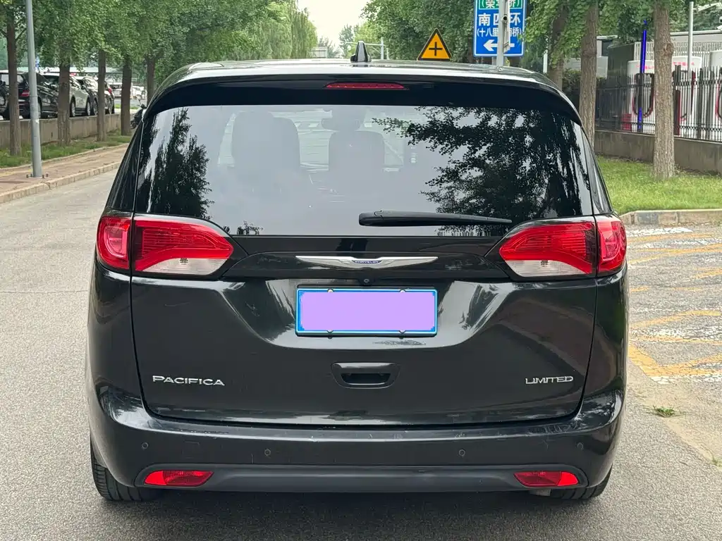Chrysler Grand Voyager (Import) — миниатюра 5