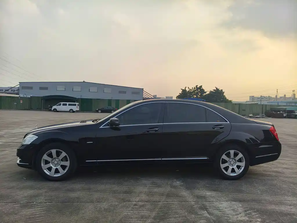 Mercedes-Benz S-Class — миниатюра 7