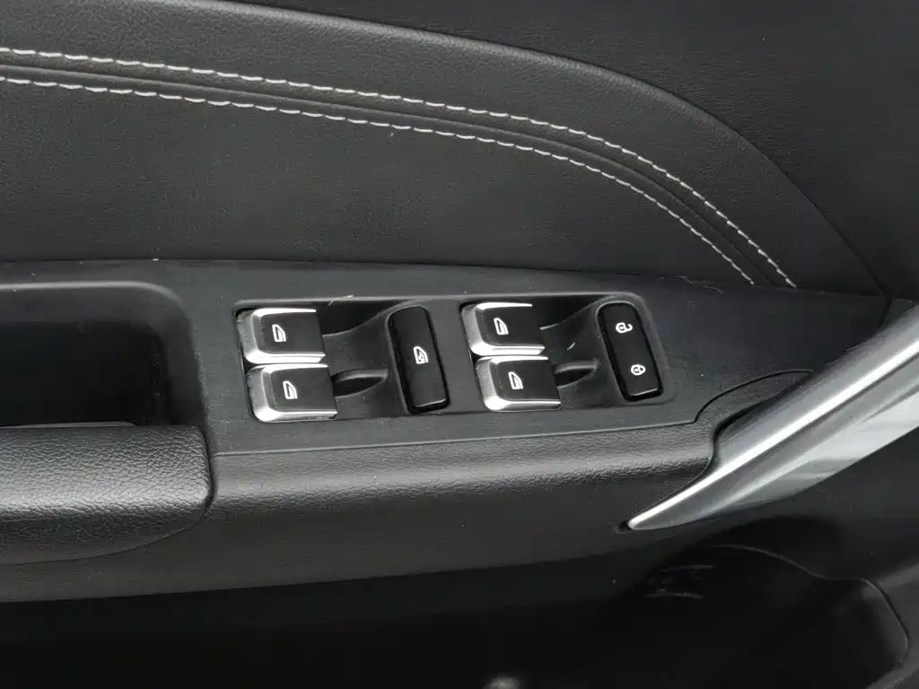Geely Vision X3 — миниатюра 9