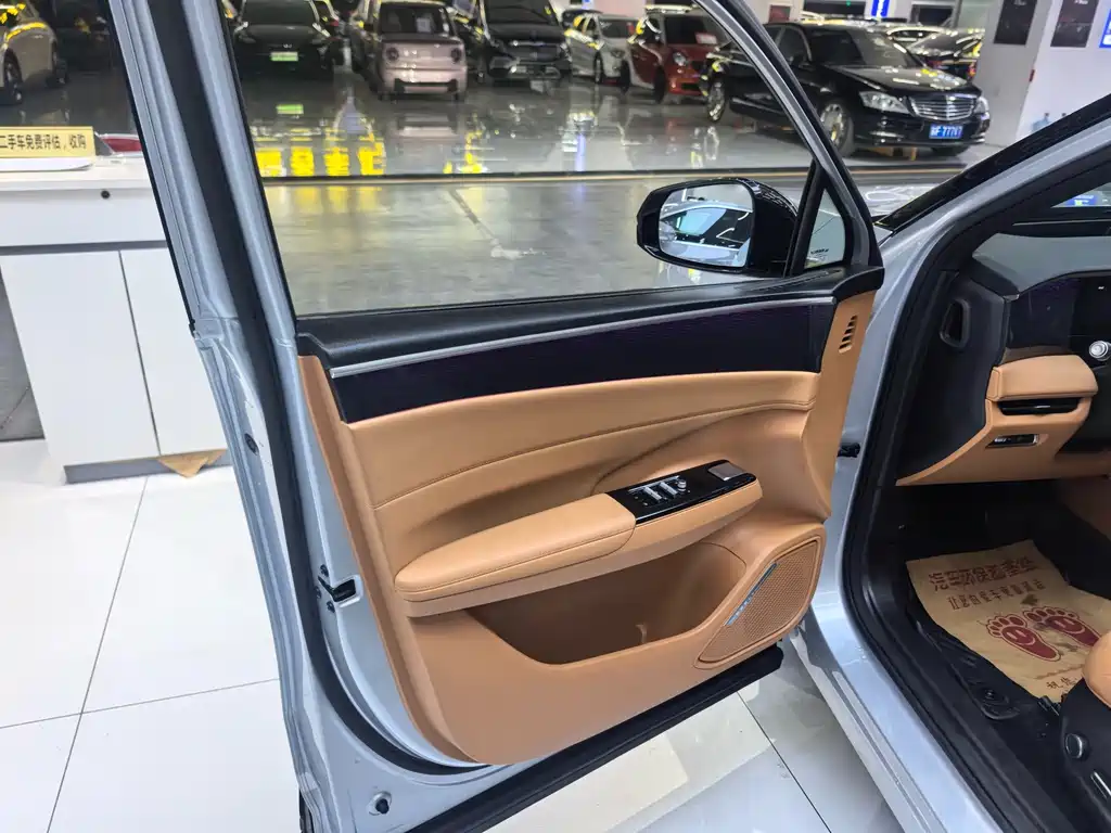 GEELY GALAXY GALAXY L7