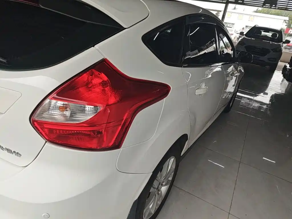Ford Focus — миниатюра 8