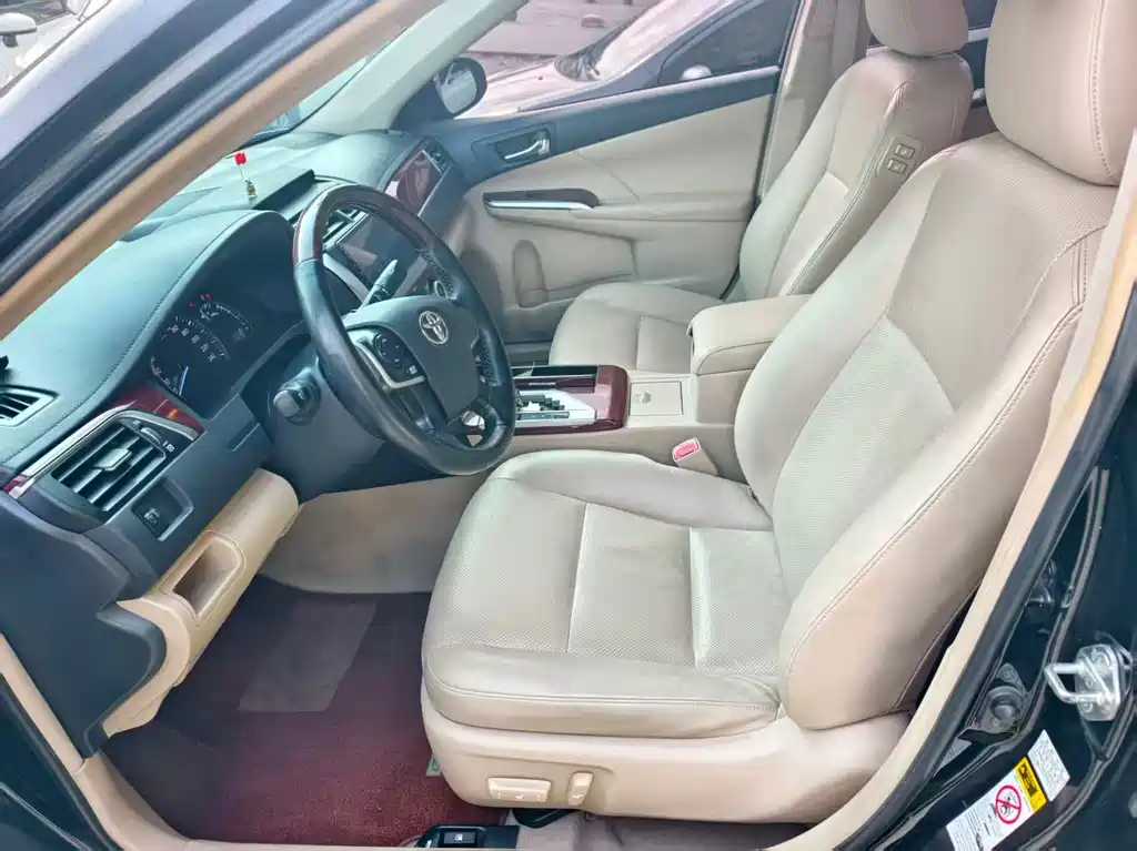 Toyota Camry — миниатюра 6