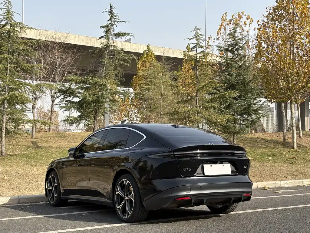 NIO NIO ET5