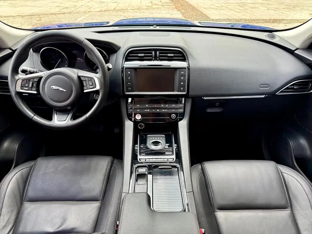Jaguar F-Pace 2018 2.0T Premium