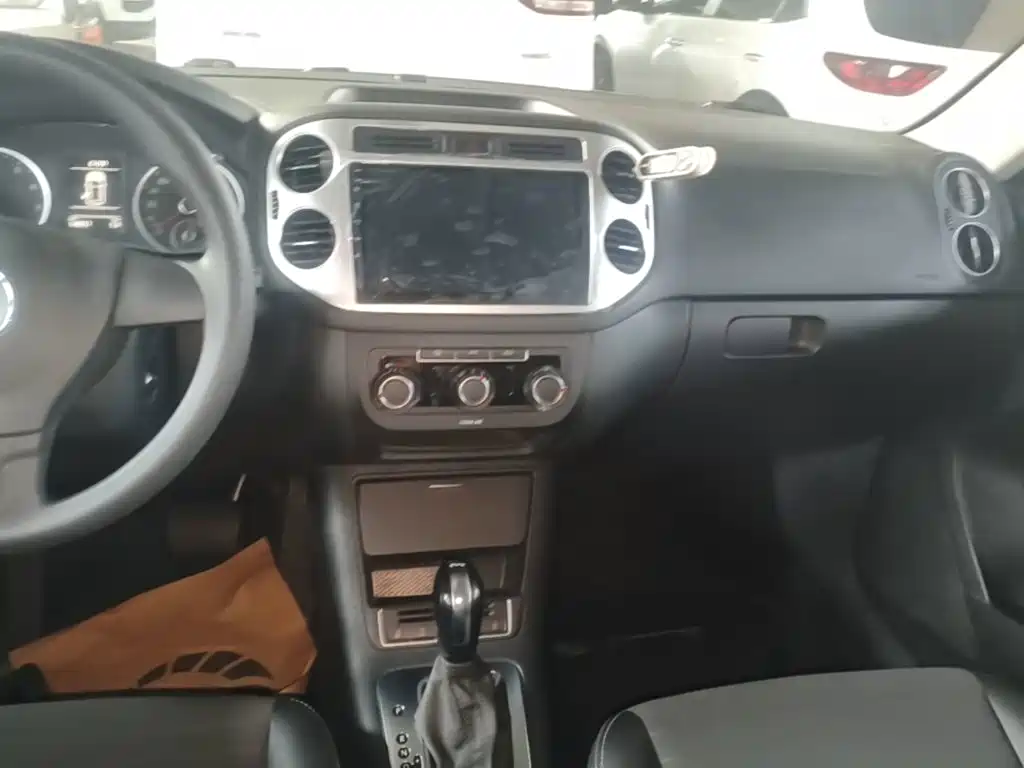 Volkswagen Tiguan — миниатюра 13