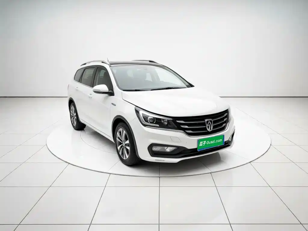 Baojun 310W — миниатюра 3