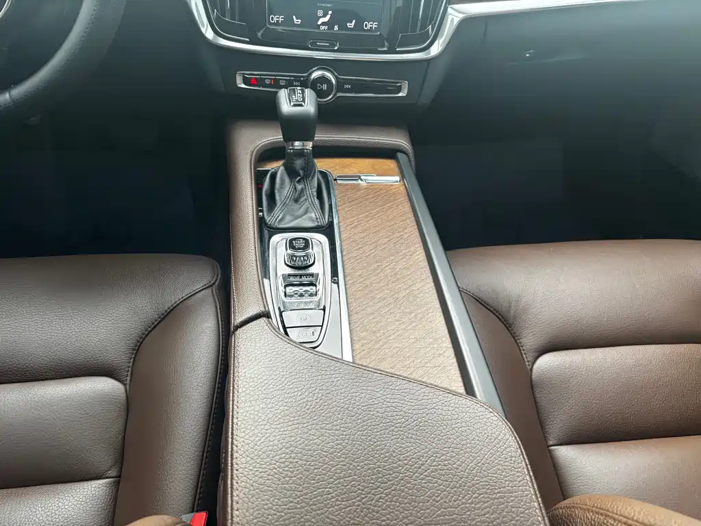 Volvo S90 2019 T5