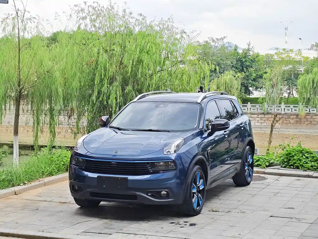 2019 Lynk & Co 01 - zdjęcie 1 z 21