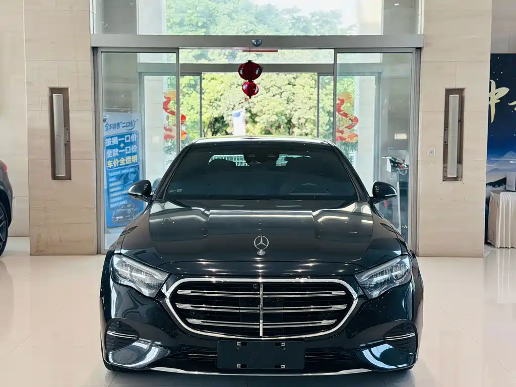 Mercedes-Benz E-Class — миниатюра 2