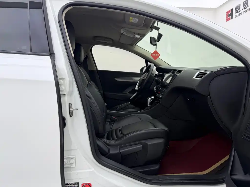 DS 5LS 2014 1.8L VTi140