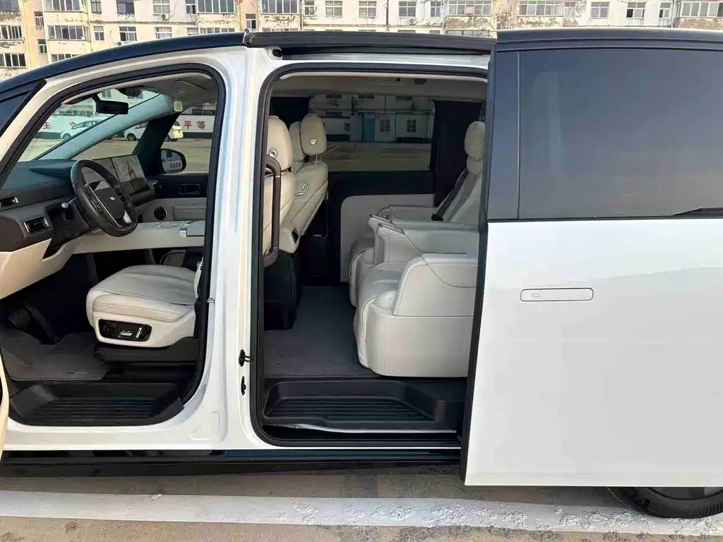 Li Auto Li MEGA — миниатюра 5