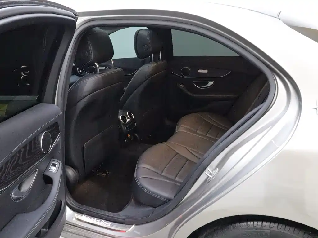 Mercedes-Benz C-Class — миниатюра 12