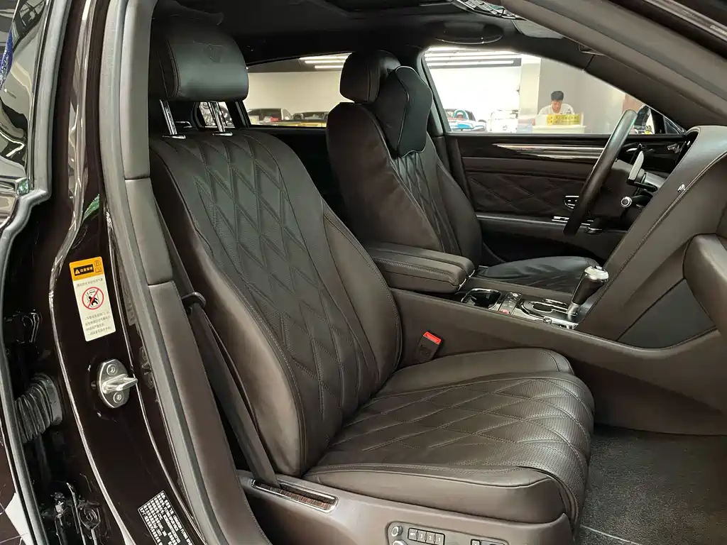 Bentley Flying Spur — миниатюра 11