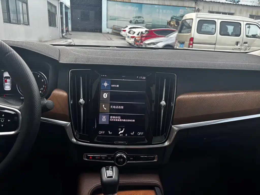Volvo S90 2019 T5