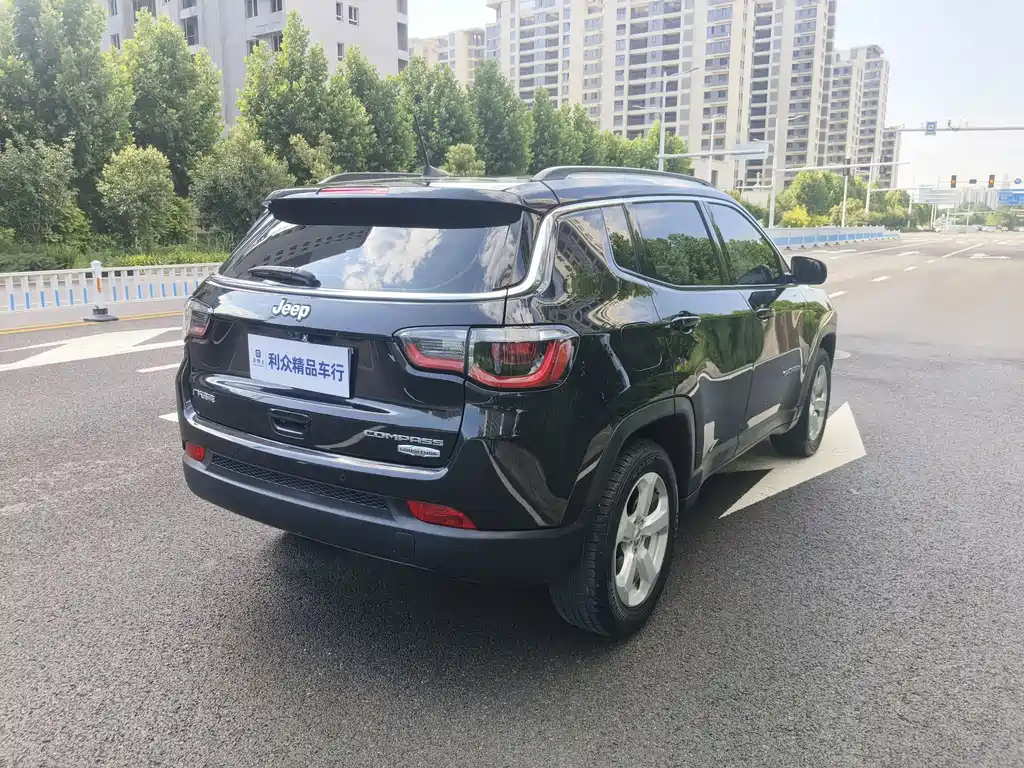 Jeep Compass — миниатюра 8