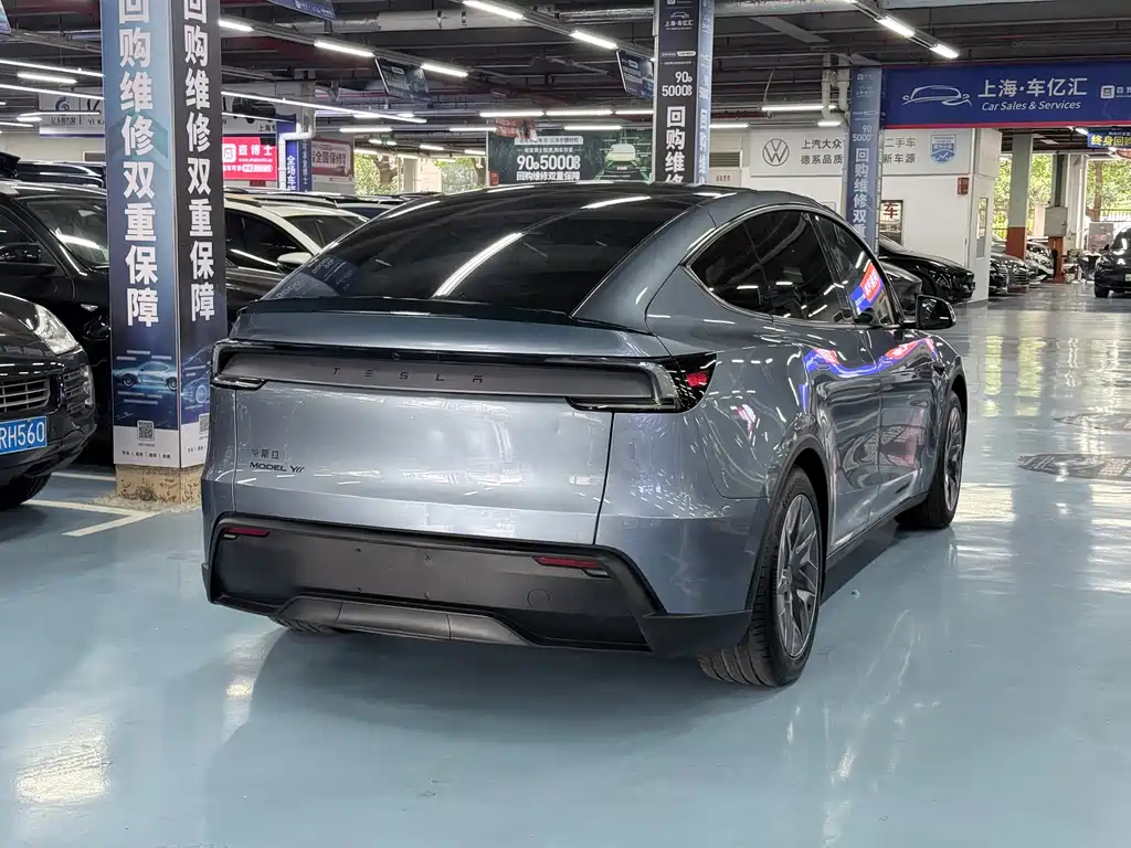 Tesla Model Y L