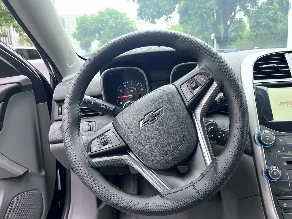 Chevrolet Malibu — миниатюра 12