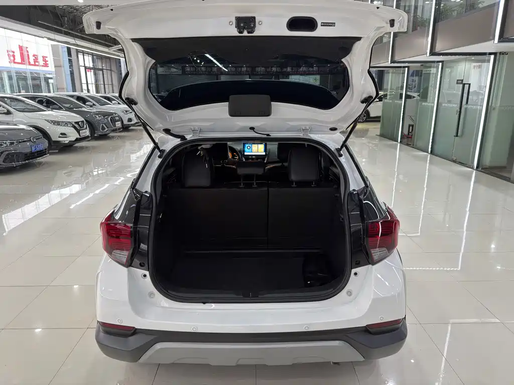 TOYOTA YARIS L ZHIXUAN