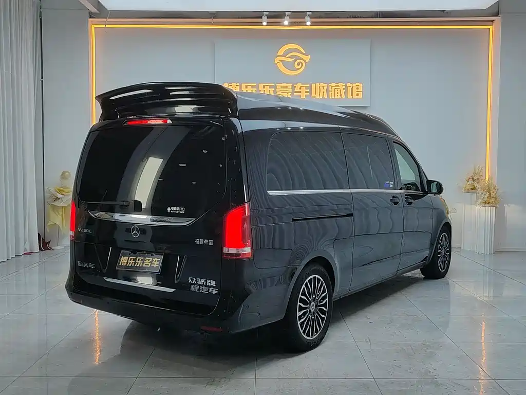 MERCEDES-BENZ V CLASS