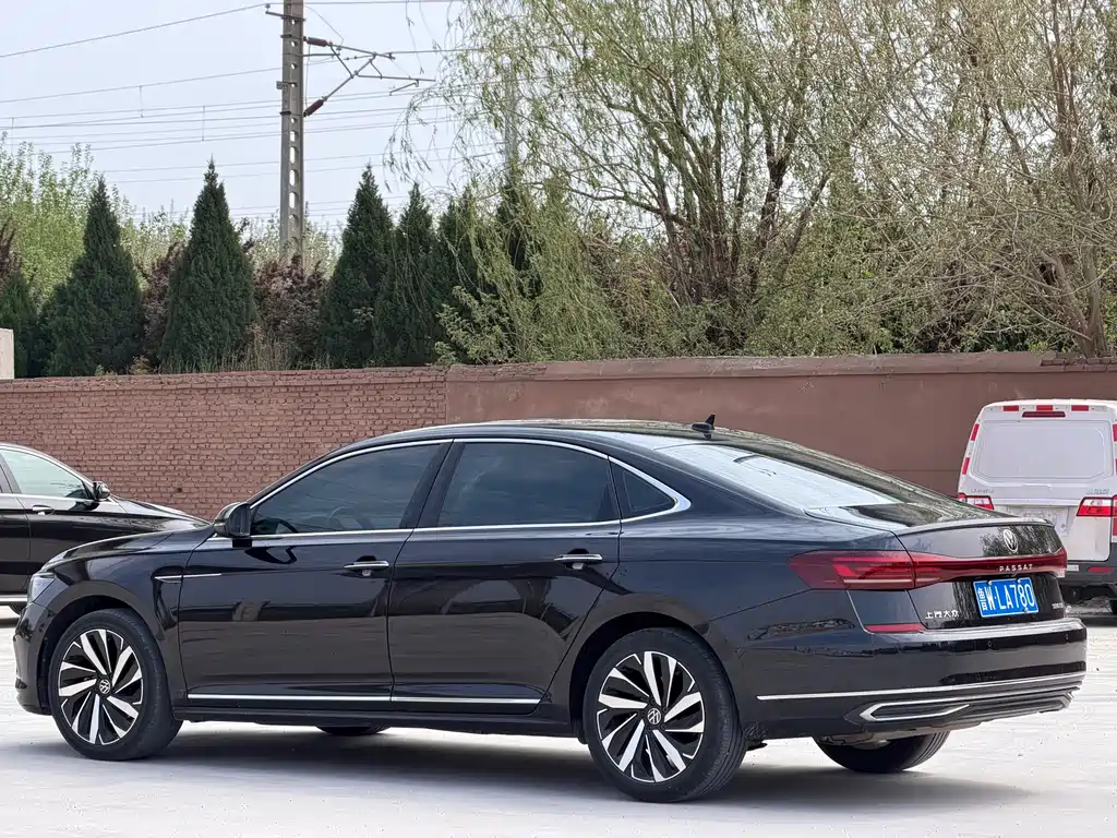 Volkswagen Passat 2022 330TSI Luxury