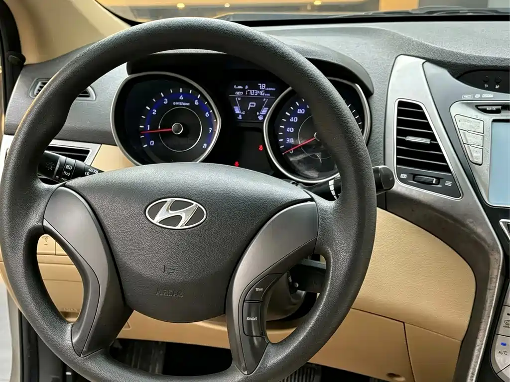 Hyundai Elantra Langdong — миниатюра 7