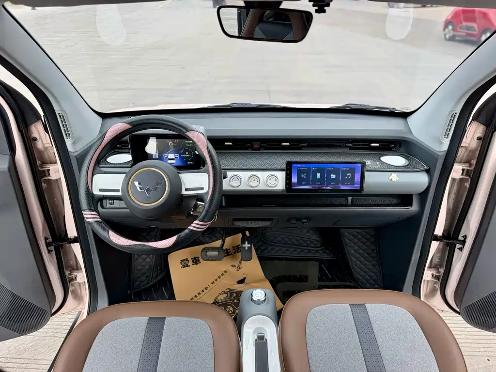 Wuling MINIEV — миниатюра 8