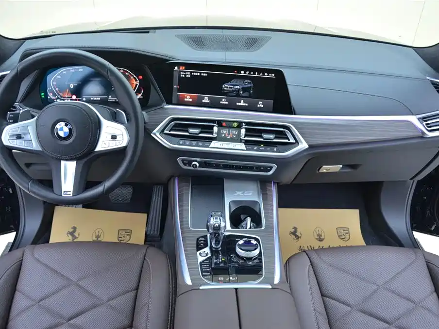 BMW X5 2022 xDrive 40Li M Sport