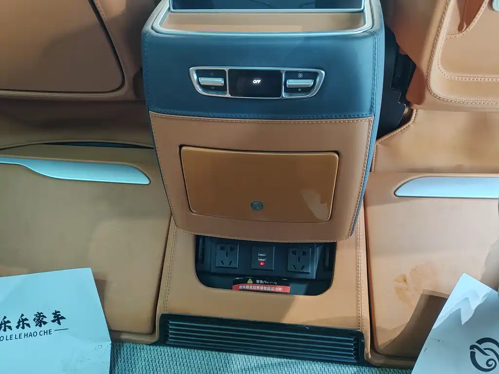 MERCEDES-BENZ V CLASS