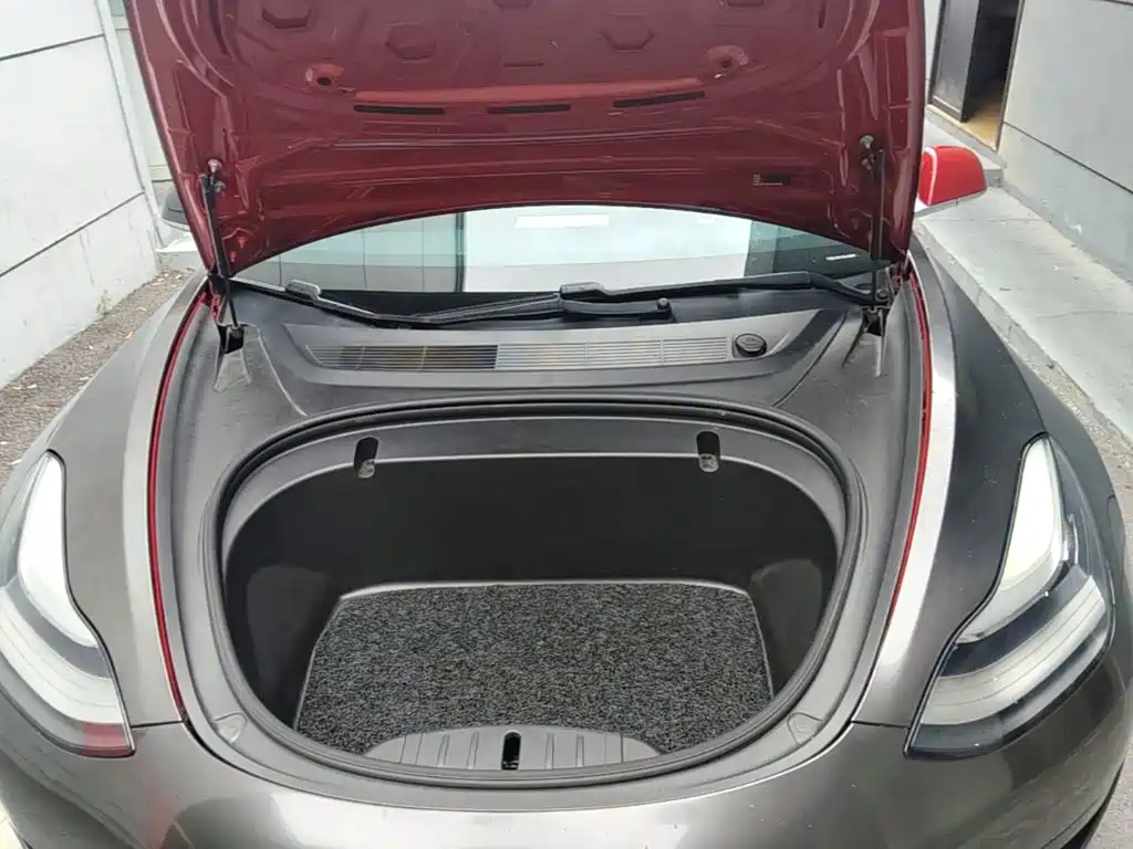 Tesla Model 3 — миниатюра 20