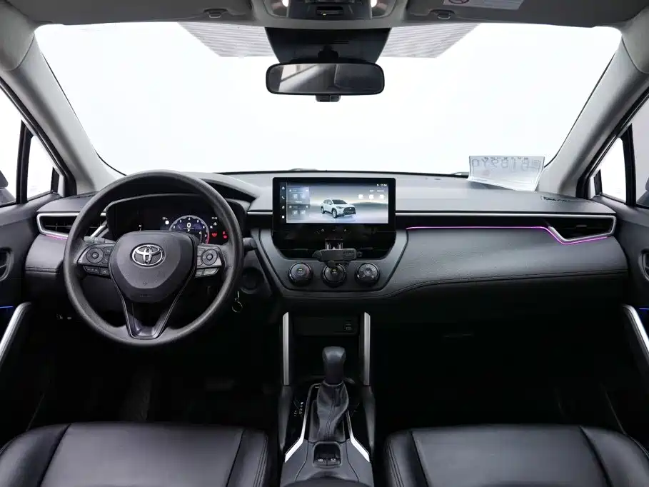 Toyota Corolla Cross — миниатюра 9