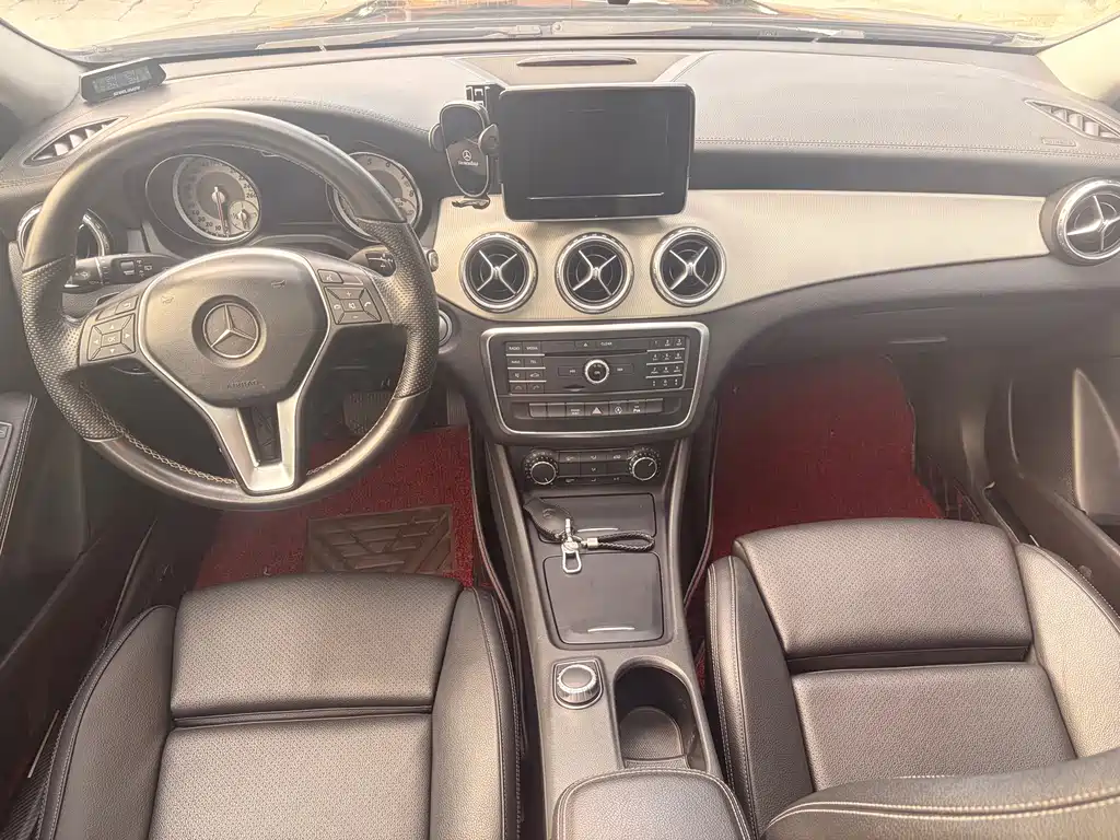Mercedes-Benz GLA — миниатюра 8