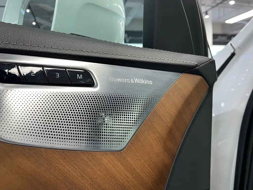 Volvo XC90 PHEV — миниатюра 4